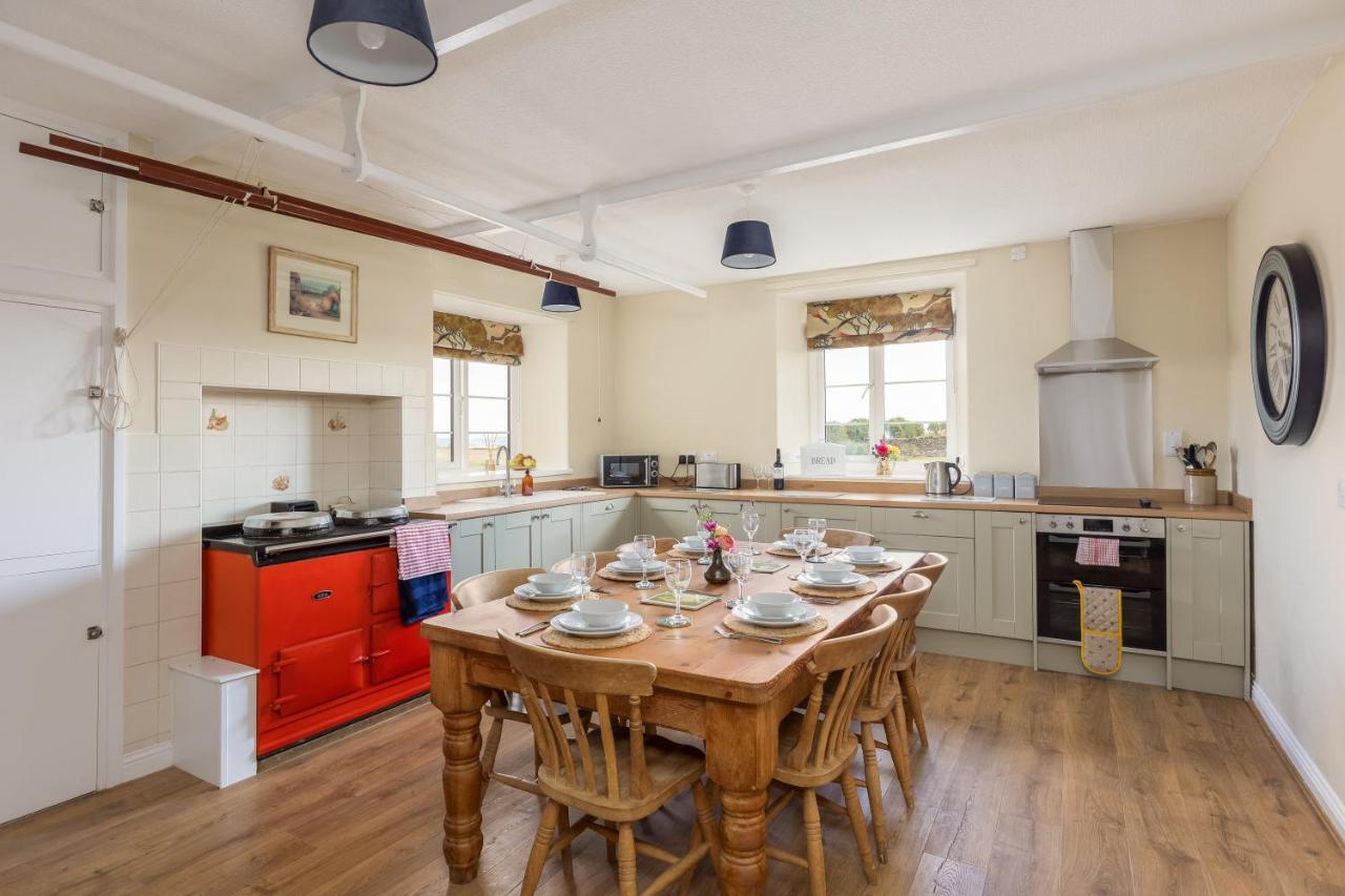 Luxury Farmhouse With Stunning Views And Hot Tub Ebberston Экстерьер фото