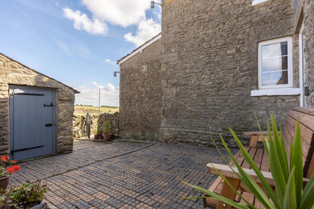 Luxury Farmhouse With Stunning Views And Hot Tub Ebberston Экстерьер фото